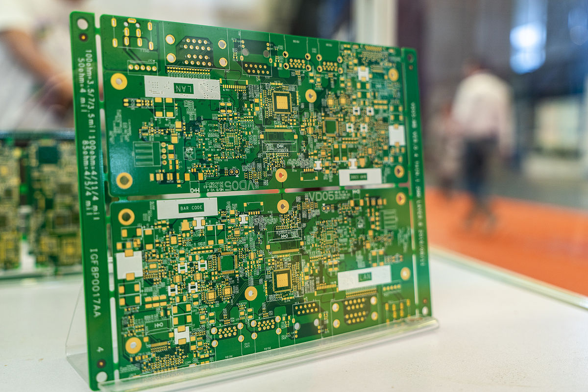 印制板是什么？PCB電路板,用什么磨料進行拋光？